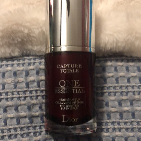 NWT Dior Capture Totale One Essential Super Serum - Picture 9 of 9